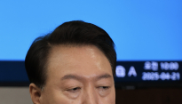 윤석열 전 대통령 상대 '비상계엄 위자료 소송' 5월 첫 재판 시작