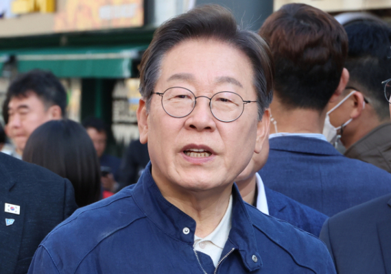 이재명 “피습 모의 제보 잇따라… 대인 접촉 중단, 양해 바란다”